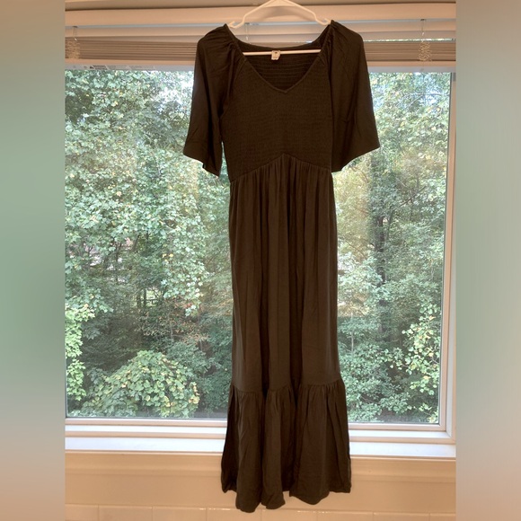 NWT Kate Quinn Bamboo Women’s XS Flutter Sleeve Smocked Midi Dress in Beluga - Picture 1 of 3